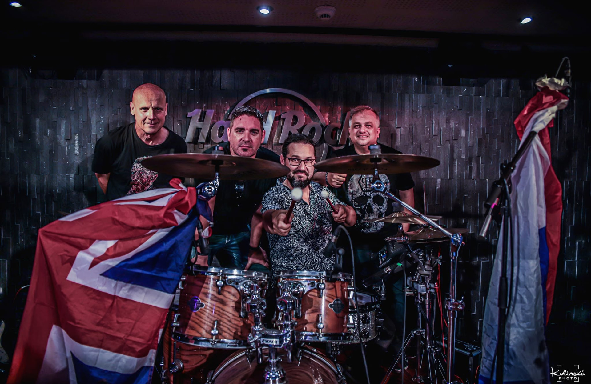 So Fine na pódiu v Hard Rock Café Praha