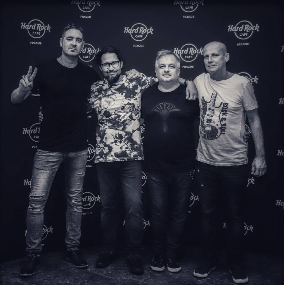 So Fine — kapela v Hard Rock Café Praha